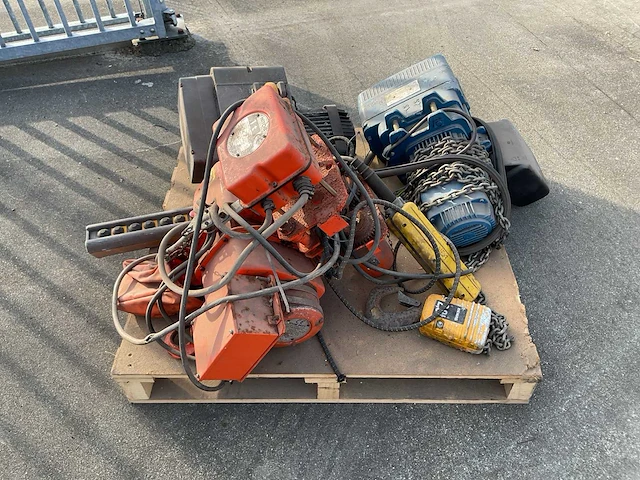 Hitachi en demag bovenloopkraan - afbeelding 3 van  5