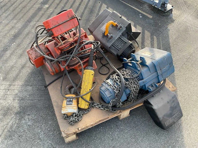 Hitachi en demag bovenloopkraan - afbeelding 4 van  5