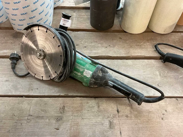 Hitachi g13sb3 haakse slijpmachine met diamentenzaagblad - afbeelding 2 van  5