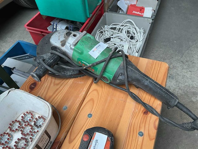 Hitachi g23sc2 haakse slijpmachine - afbeelding 2 van  3