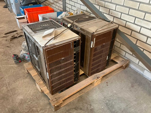 Hitachi h245 airco (2x) - afbeelding 1 van  3