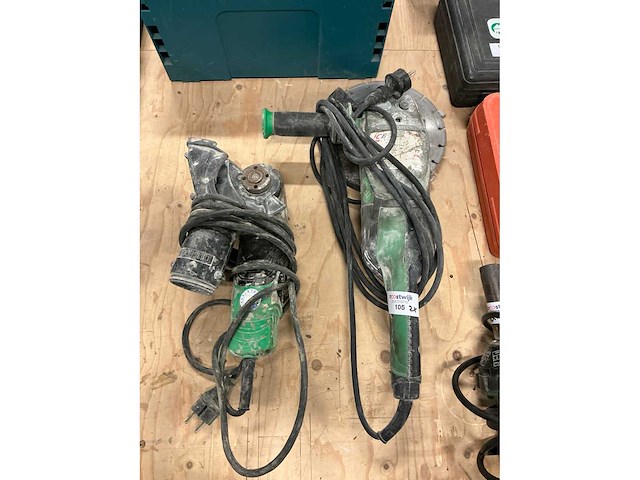 Hitachi haakse slijpmachine (2x) - afbeelding 2 van  4