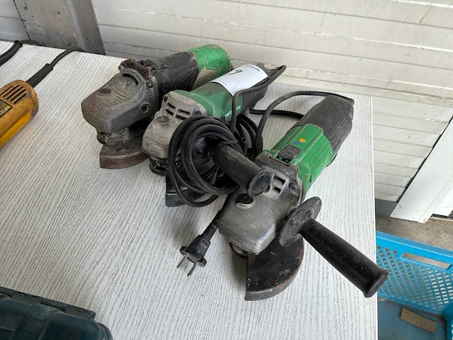 Hitachi haakse slijpmachine (3x) - afbeelding 1 van  6