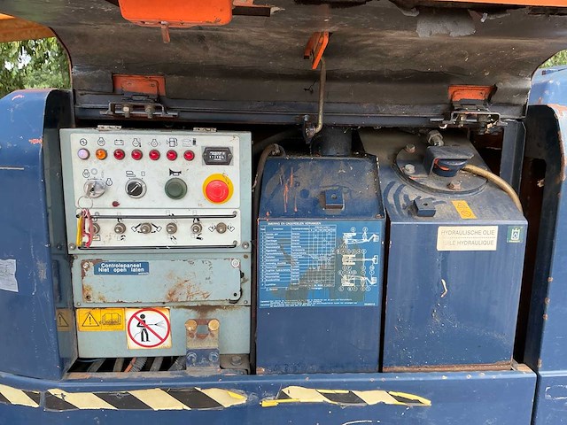 Hitachi hx140b hoogwerker - afbeelding 13 van  15