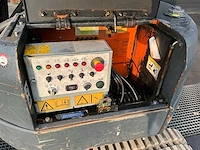 Hitachi hx64b hoogwerker - afbeelding 11 van  13