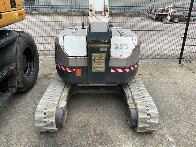 Hitachi hx64b knikarm hoogwerker - afbeelding 1 van  12