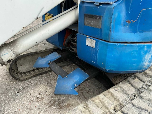 Hitachi hx99b telescoop hoogwerker - afbeelding 14 van  15