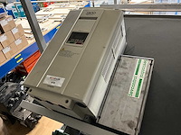 Hitachi j300 igbt 22 kw frequentieregelaar - afbeelding 1 van  6