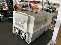 Hitachi j300 igbt 22 kw frequentieregelaar - afbeelding 3 van  6