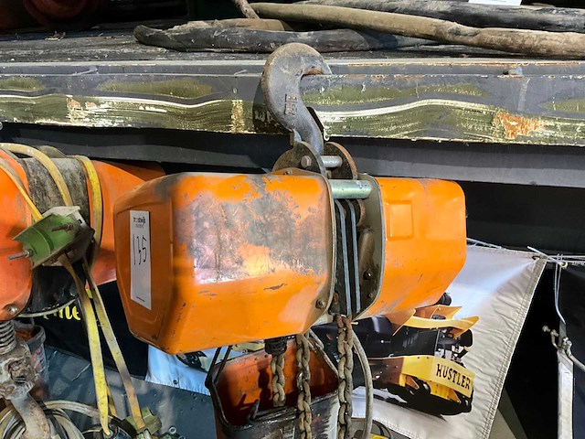 Hitachi ketting takel - afbeelding 1 van  4