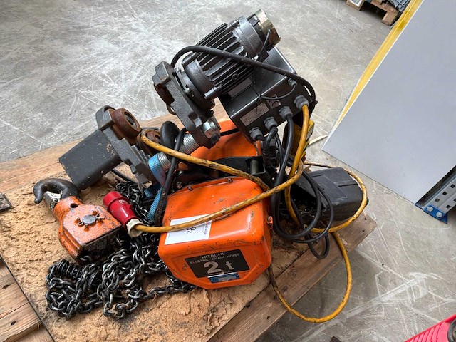 Hitachi kettingtakel - afbeelding 1 van  4