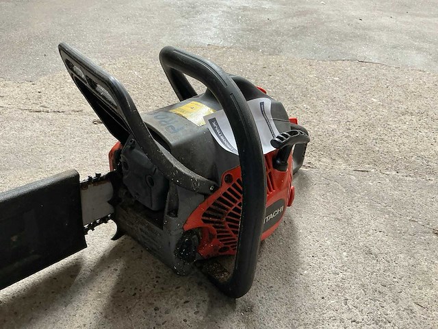 Hitachi kettingzaag - afbeelding 2 van  4