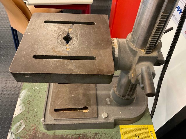 Hitachi koki b13s kolomboormachine op onderstel - afbeelding 8 van  8