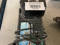 Hitachi lader + accu 12v 2,0 amp ( niet getest) - afbeelding 1 van  1