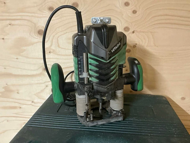 Hitachi m8v2 bovenfrees - afbeelding 2 van  4