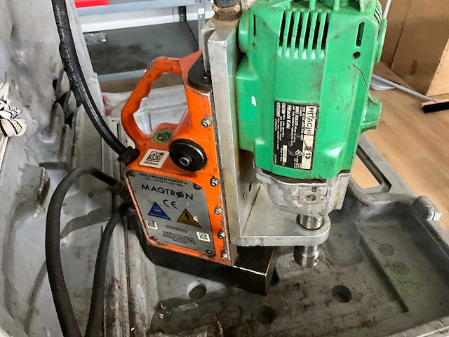 Hitachi / magtron magnetische boormachine - afbeelding 2 van  6