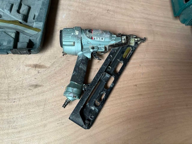 Hitachi nt 65ma4(s) pneumatische tacker - afbeelding 2 van  3