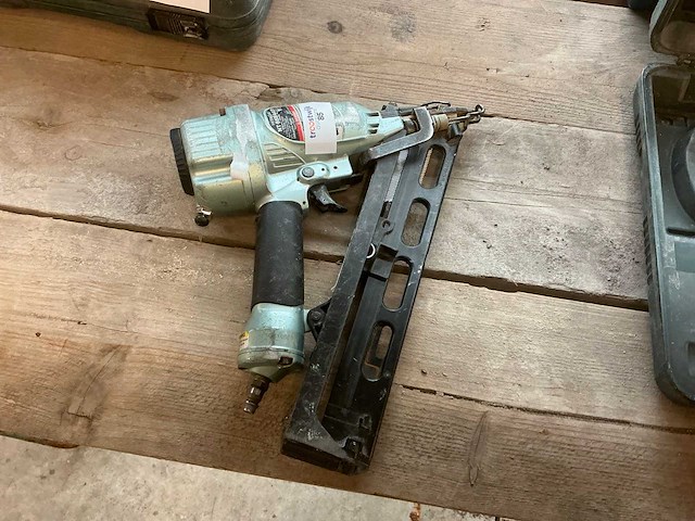 Hitachi nt65ma4(s) pneumatische tacker - afbeelding 2 van  3