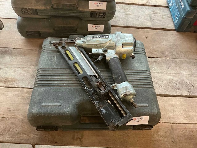 Hitachi nt65ma4(s) pneumatische tacker - afbeelding 1 van  4