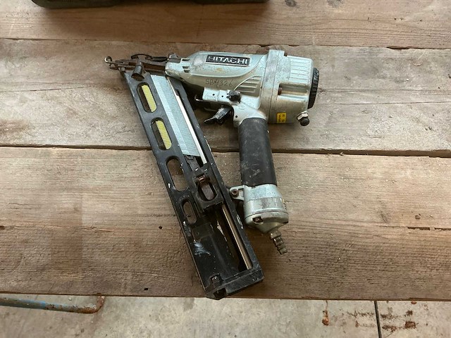 Hitachi nt65ma4(s) pneumatische tacker - afbeelding 3 van  4