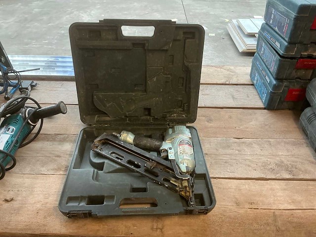 Hitachi nt65ma4(s) pneumatische tacker - afbeelding 2 van  4