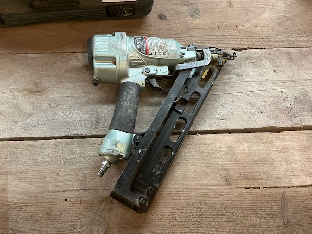 Hitachi nt65ma4(s) pneumatische tacker - afbeelding 4 van  4