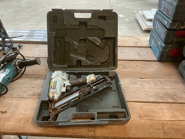 Hitachi nt65ma4(s) pneumatische tacker - afbeelding 2 van  4