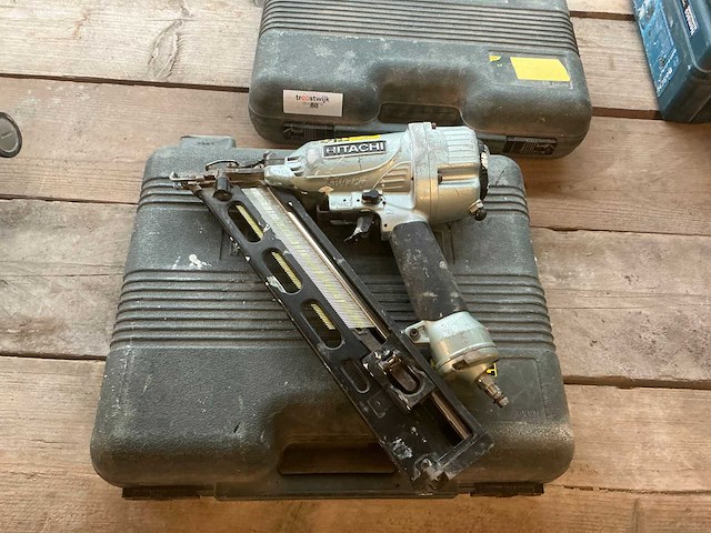 Hitachi nt65ma4(s) pneumatische tacker - afbeelding 1 van  4