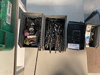 Hitachi, skil etc - kast met boormachine + diversen - afbeelding 3 van  4