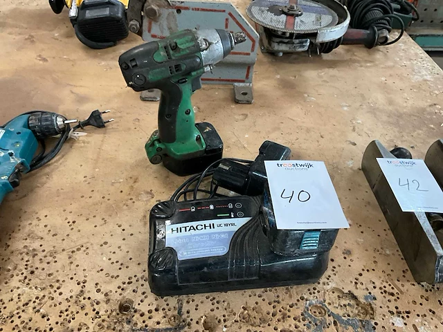 Hitachi slagmoersleutel - afbeelding 1 van  4