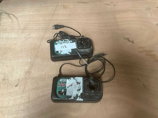 Hitachi uc 14yfa acculader (2x) - afbeelding 1 van  2