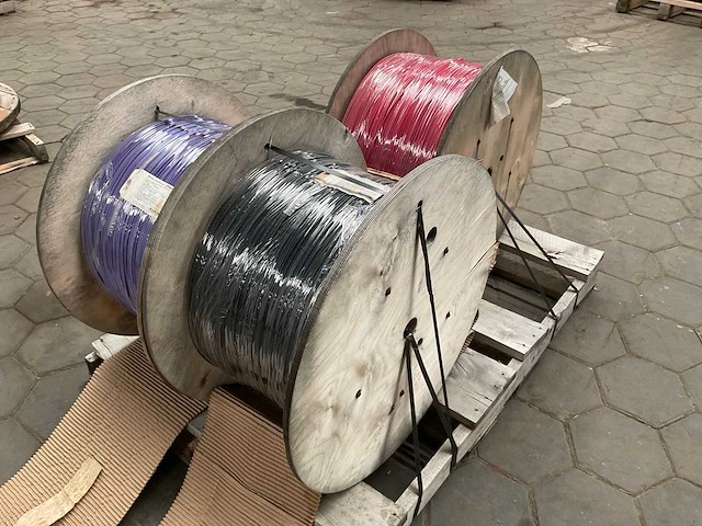 Hitachi vezel kabel (3x) - afbeelding 1 van  5