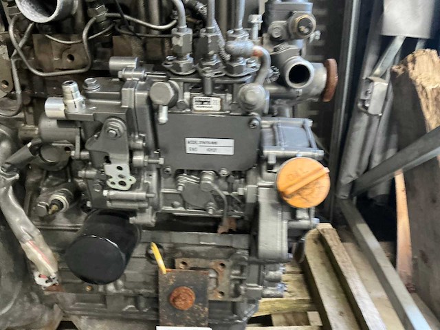 Hitachi/yanmar 3tnv76-nhb dieselmotor - afbeelding 9 van  10