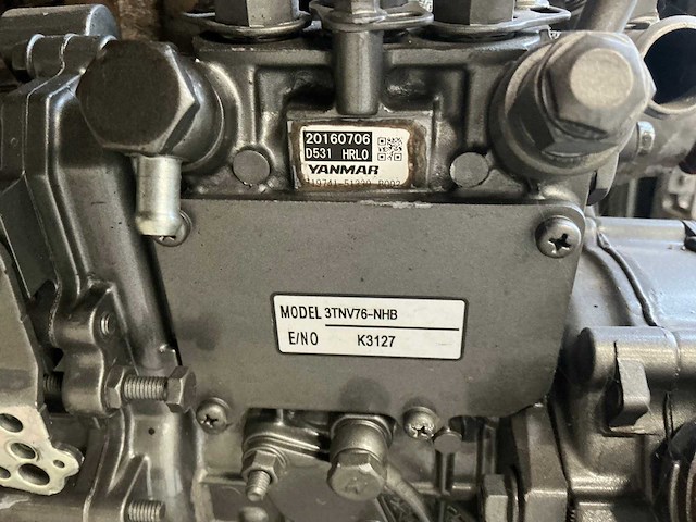 Hitachi/yanmar 3tnv76-nhb dieselmotor - afbeelding 10 van  10