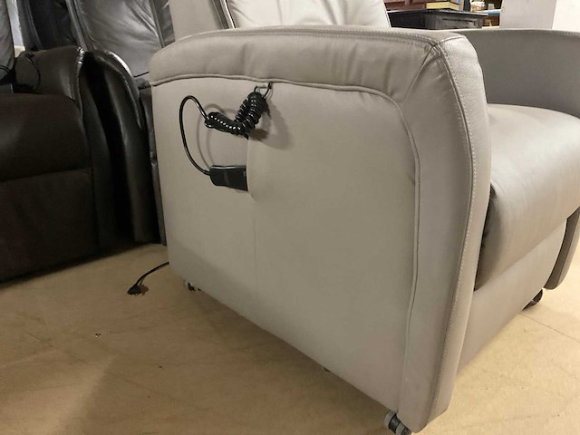 Hjort elektrische relax fauteuil - afbeelding 9 van  10