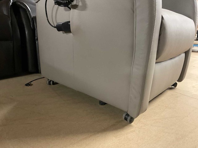 Hjort elektrische relax fauteuil - afbeelding 10 van  10