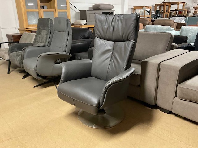 Hjort knudsen lederen draaifauteuil - afbeelding 1 van  12