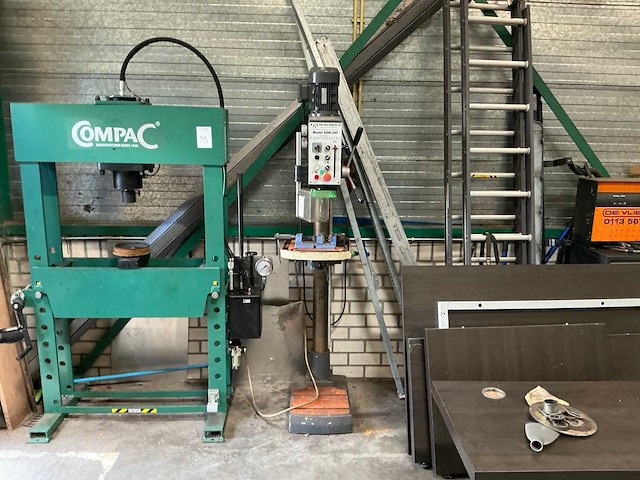 Hm machinery sbm-28f kolomboormachine - afbeelding 1 van  6