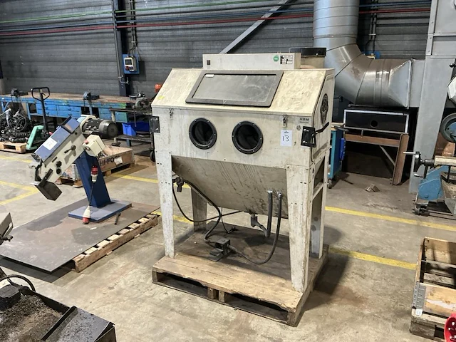 Hmb sbc 420 straalcabine - afbeelding 1 van  7