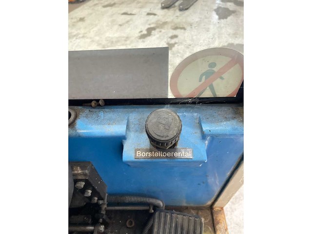 Hmf - 416 - zelfrijdende veegmachine - afbeelding 2 van  12