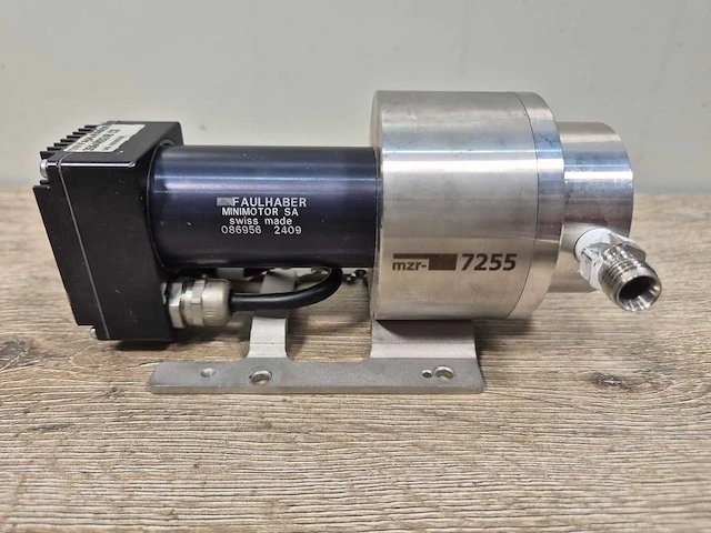 Hnp mikrosystems - mzr 7255 micro doseerpomp - afbeelding 2 van  5