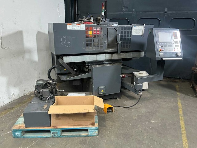 Ho chun - hu-1250ah - cnc milling machine - 2015 - afbeelding 1 van  13