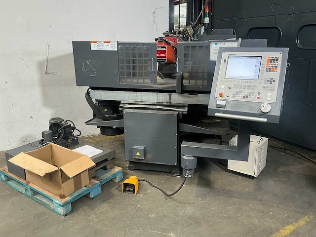 Ho chun - hu-1250ah - cnc milling machine - 2015 - afbeelding 10 van  13