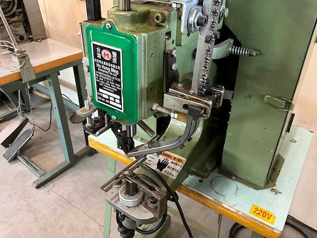 Ho hung ming klinkmachine - afbeelding 9 van  12