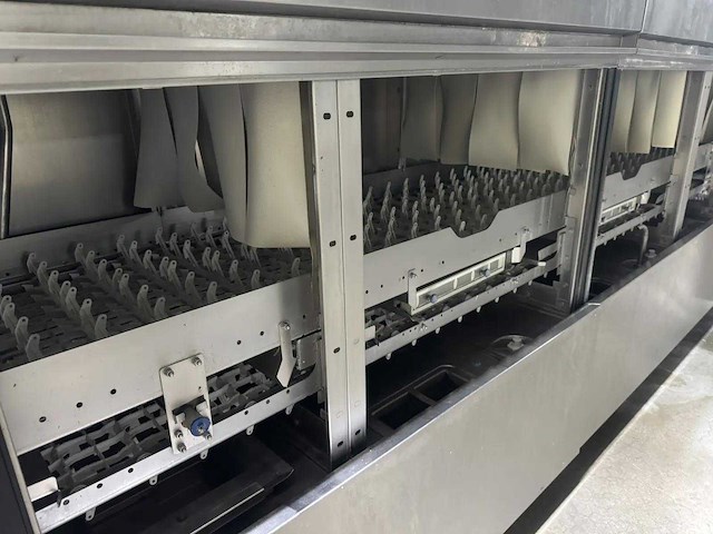 Hobart - ftni-e-s-a - bandvaatwasmachine - afbeelding 25 van  25