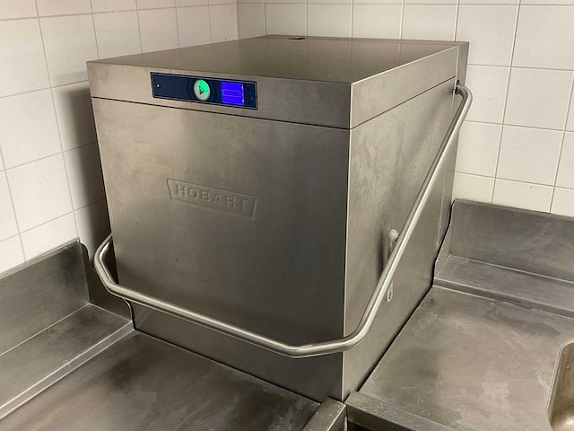 Hobart amx-10a korvenvaatwasmachine - afbeelding 5 van  7