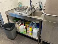 Hobart amxs-10 korvenvaatwasmachine met aan- en afvoertafel - afbeelding 3 van  5