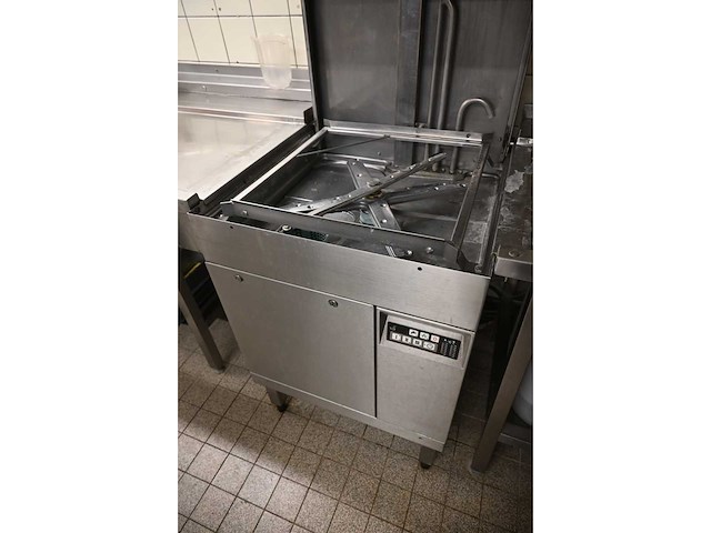 Hobart doorschuif korvenvaatwasmachine met rvs aanvoer (spoel)tafel en rvs afvoertafel - afbeelding 6 van  10
