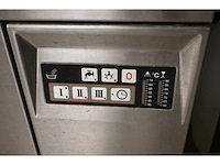 Hobart doorschuif korvenvaatwasmachine met rvs aanvoer (spoel)tafel en rvs afvoertafel - afbeelding 7 van  10