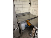Hobart doorschuif korvenvaatwasmachine met rvs aanvoer (spoel)tafel en rvs afvoertafel - afbeelding 8 van  10